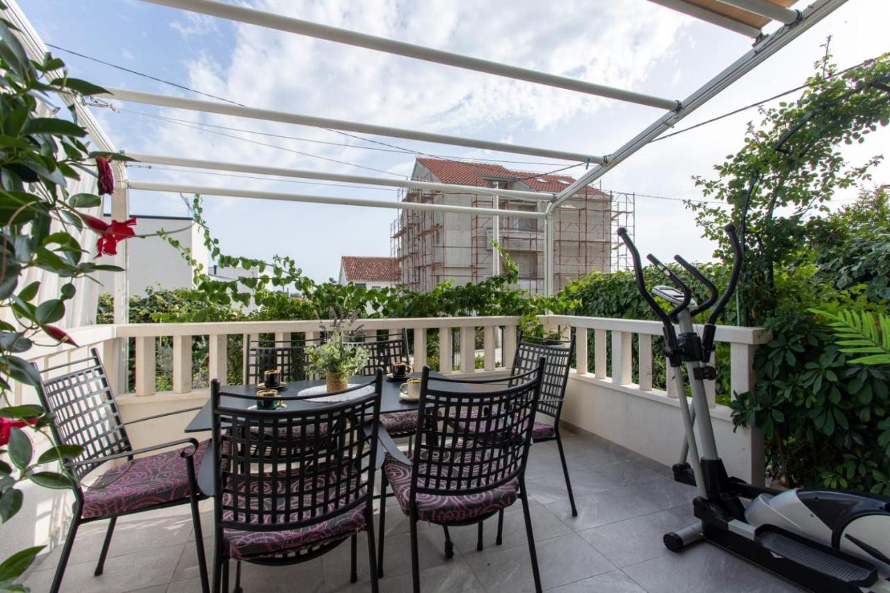 Lux Apartment Ema Kastela Ngoại thất bức ảnh