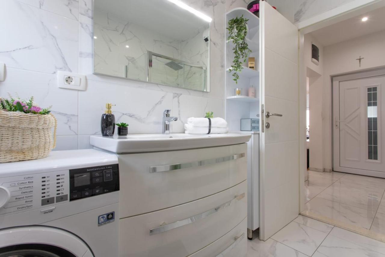 Lux Apartment Ema Kastela Ngoại thất bức ảnh