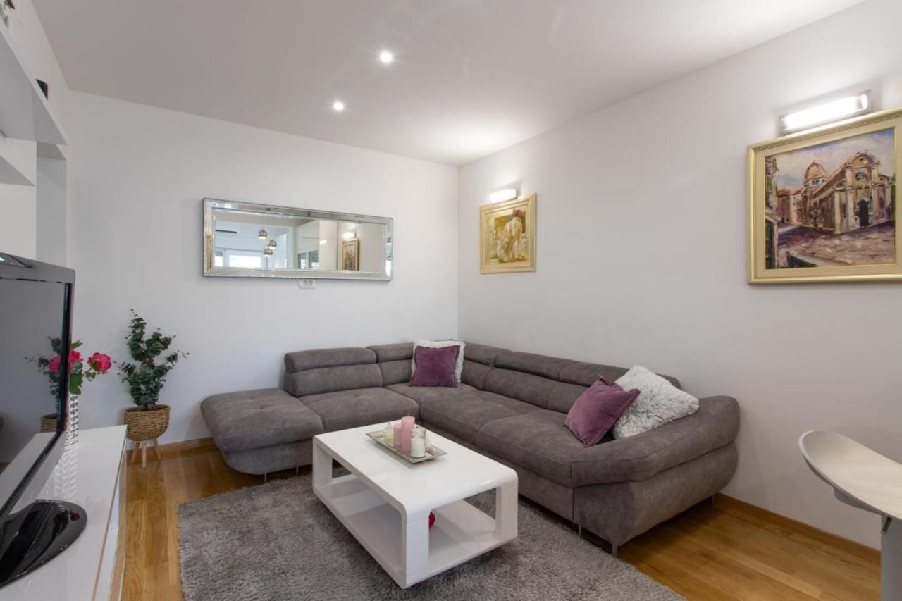 Lux Apartment Ema Kastela Ngoại thất bức ảnh