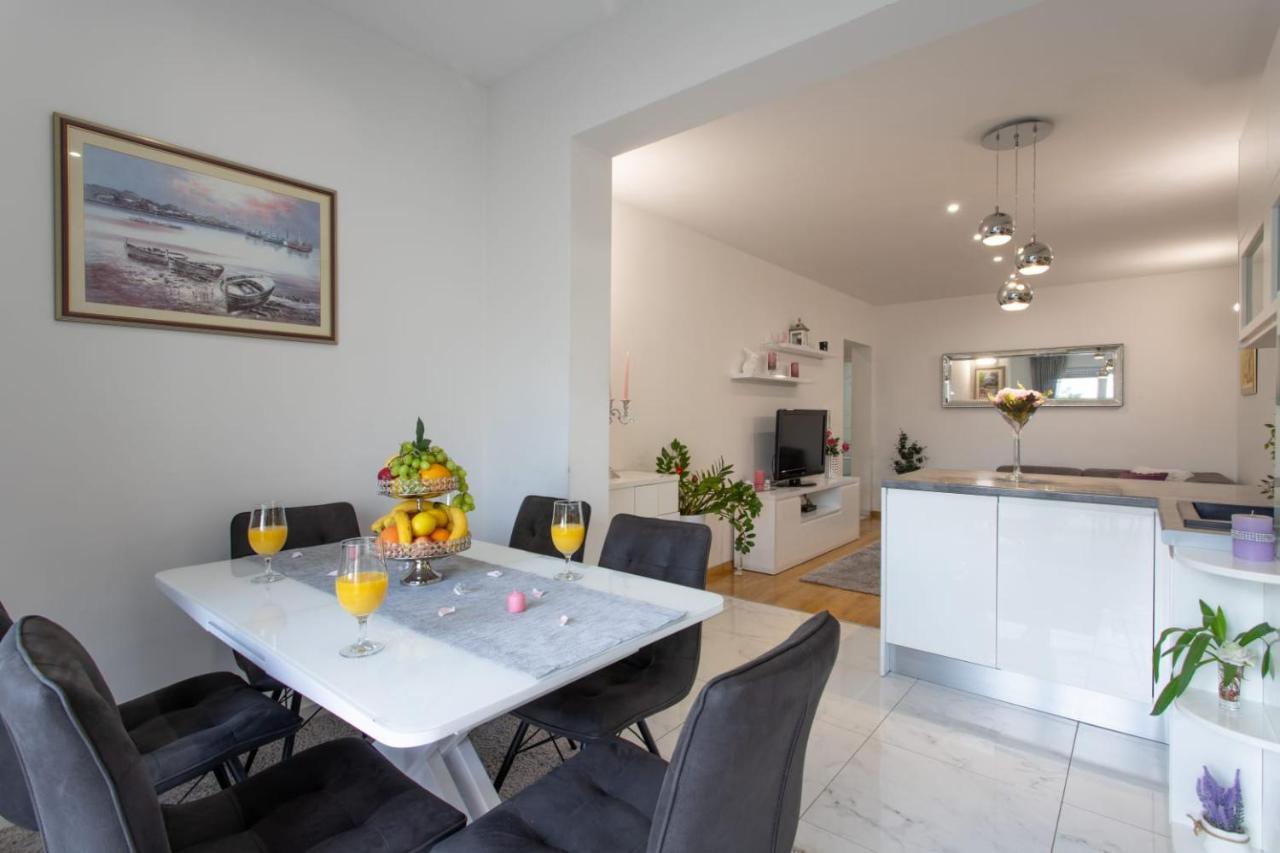 Lux Apartment Ema Kastela Ngoại thất bức ảnh