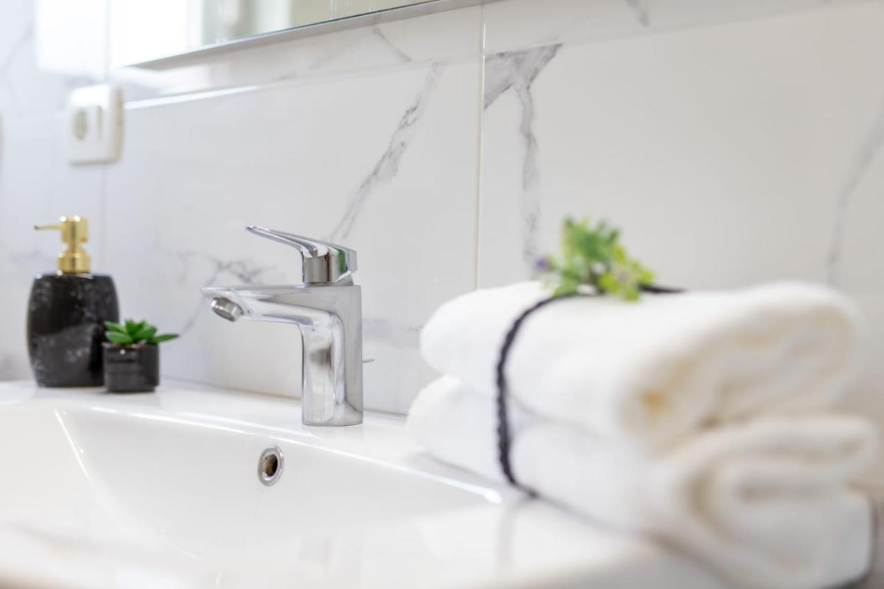 Lux Apartment Ema Kastela Ngoại thất bức ảnh